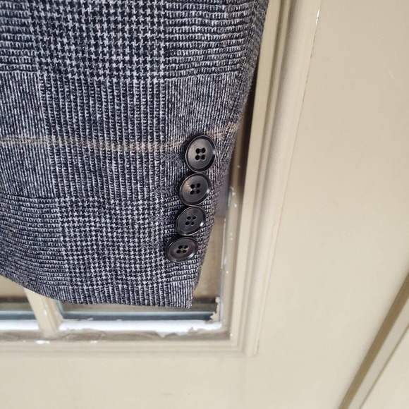 Hugo Boss Stretch Charcoal Plaid Sport Coat Mens Size 44L Wool Blend 3 Button - Picture 3 of 13